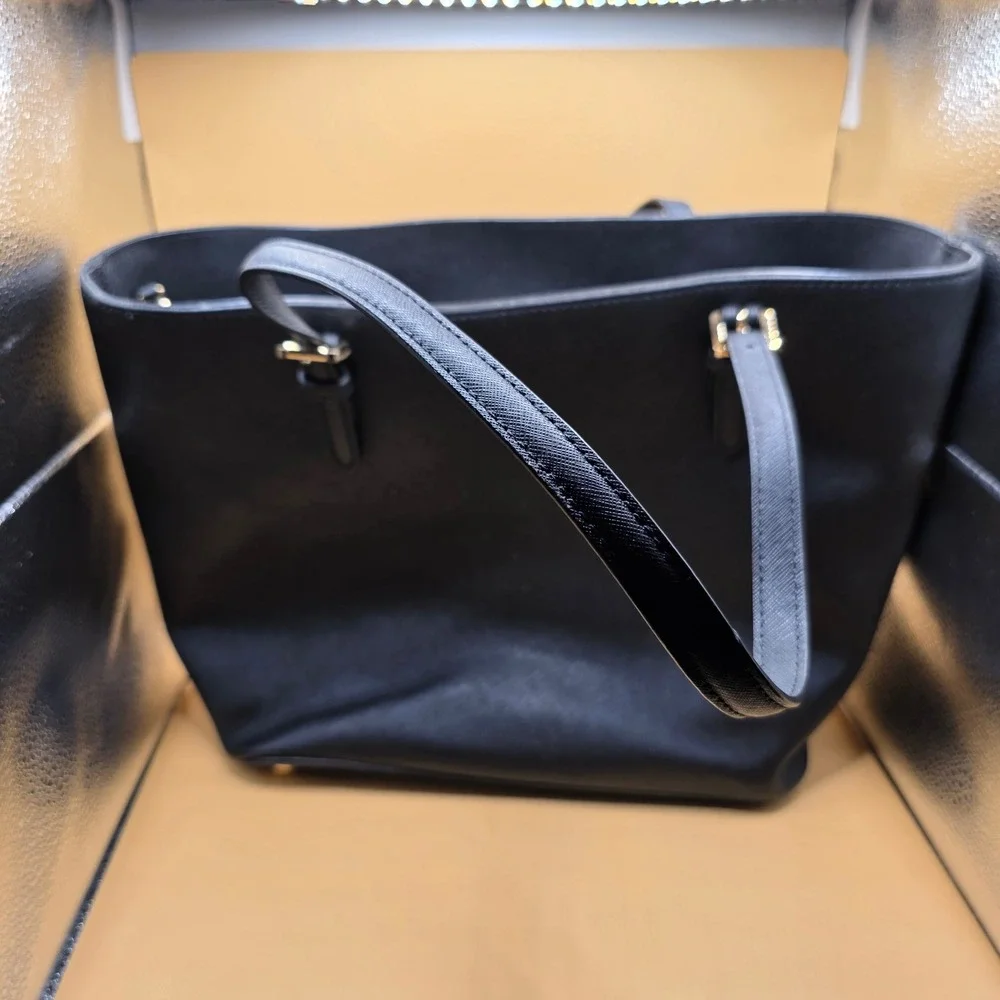 Michael Kors Jet Set Large Pocket MF Tote Black Saffiano Leather 35H6GTTT3L